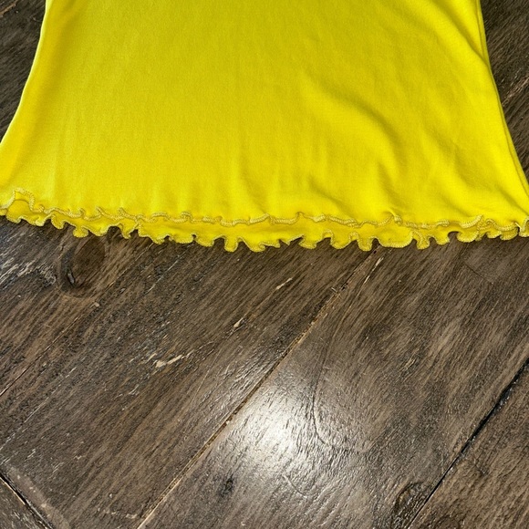 90s Daisy Baby Rib Tee in Daisy & White
By CHASER Size XS EUC - Picture 6 of 10